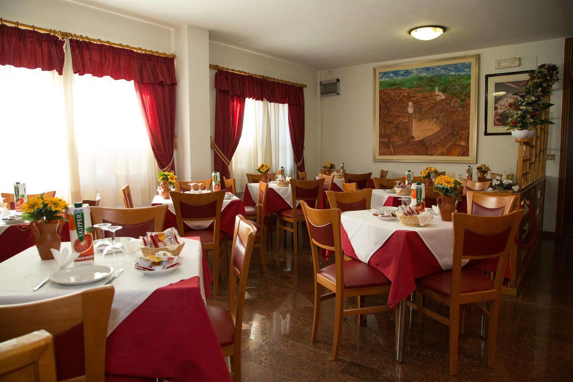 Hotel Del Lago Cavriglia Exteriör bild