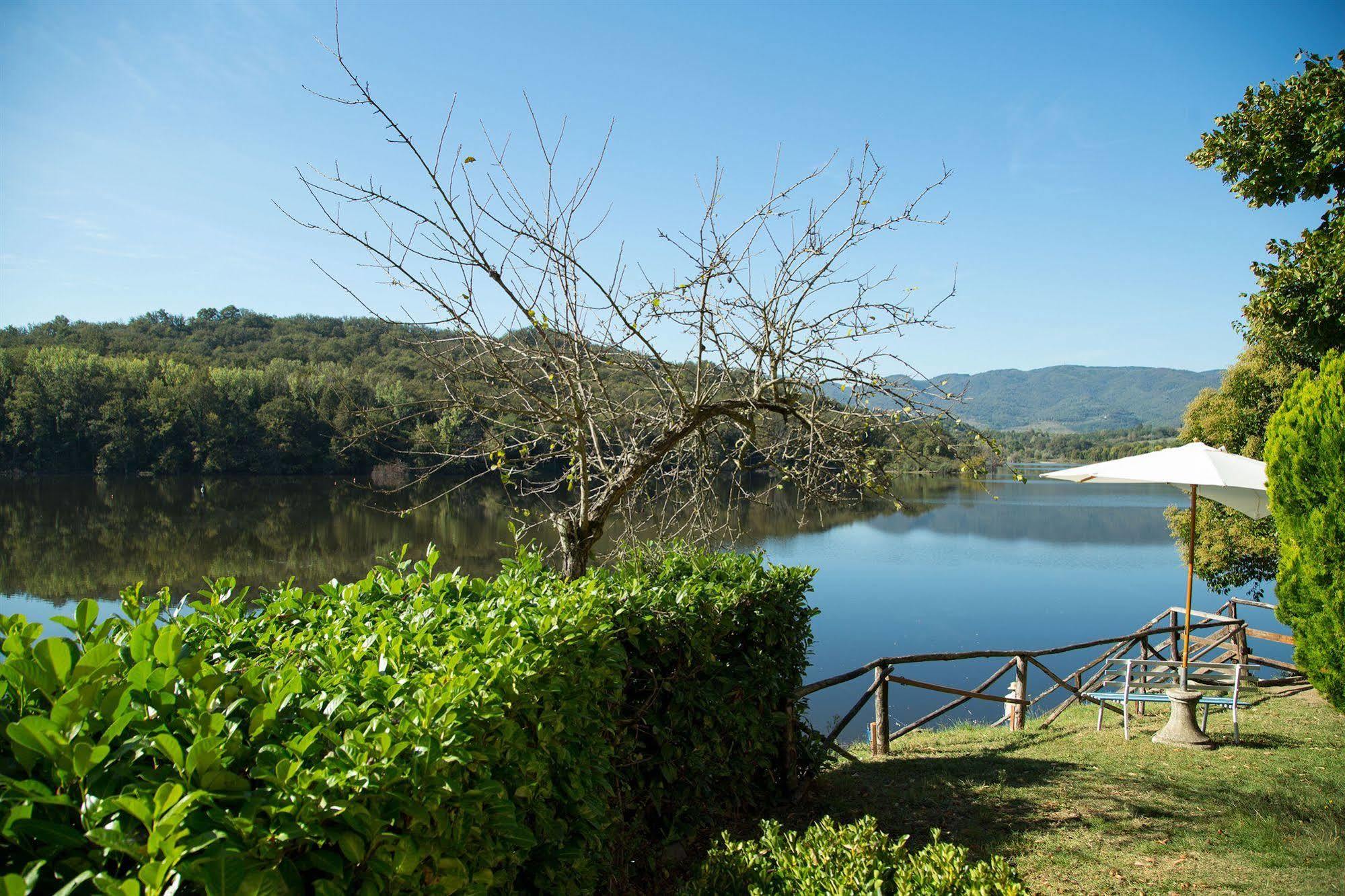 Hotel Del Lago Cavriglia Exteriör bild